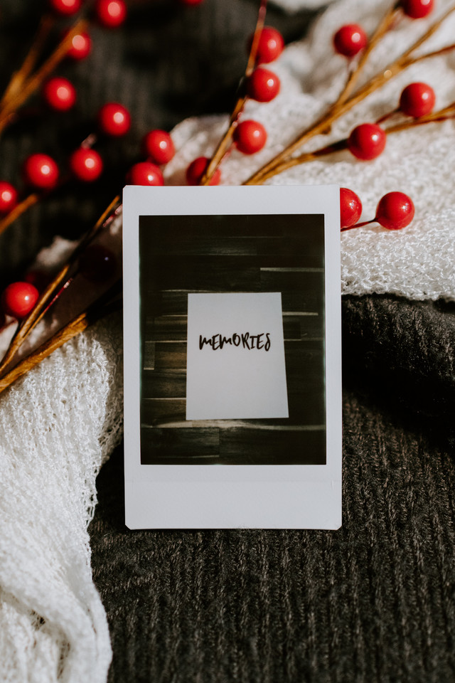 Kata-kata bijak masa lalu, Photo by Kelly Sikkema on Unsplash