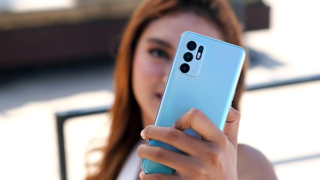 Ilustrasi merekam layar HP Oppo dengan suara. Foto: Oppo