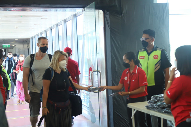 Kedatangan wisatawan di Bandara Ngurah Rai, Bali - IST