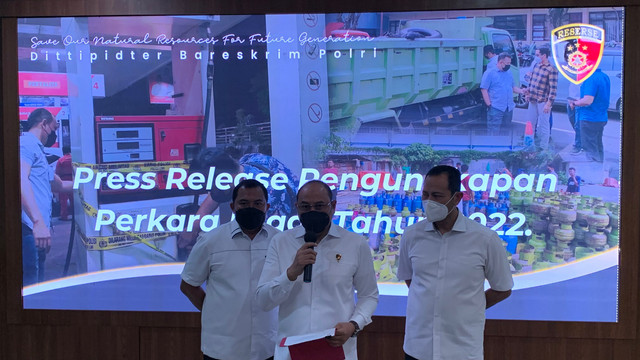 Dirtipidter Bareskrim Polri, Brigjen Pol Pipit Rismanto (tengah) di Bareskrim Polri, Jakarta Selatan, Rabu (13/4). Foto: Nugroho GN/kumparan