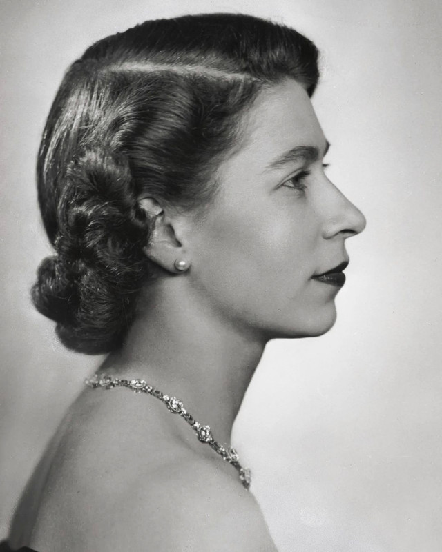 Foto resmi pertama Ratu Elizabeth II. Foto: Instagram/@theroyalfamily