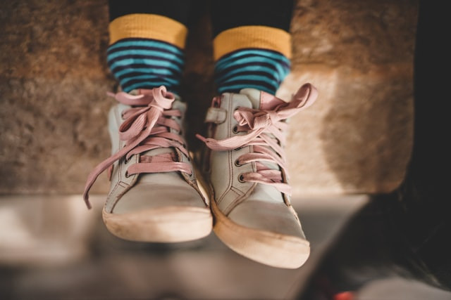 Ukuran sepatu anak. Sumber: unsplash.com