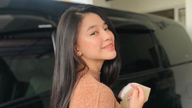 Penyanyi Anneth. Foto: Instagram/@anneth.dlc