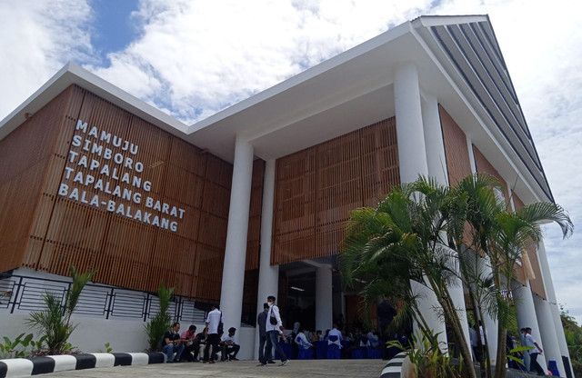 Kantor Bupati Mamuju yang selesai dibangun pascagempa 6,2 magnitudo pada 15 Januari 2021 lalu. Foto: Dok. Zulkifli