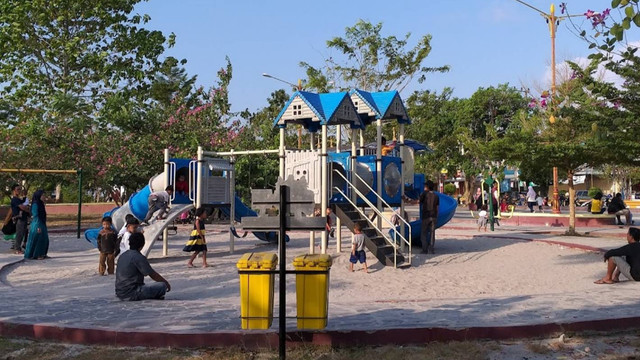 Wahana bermain anak di taman Kota Manis Pangkalan Bun. Foto: IST/InfoPBUN