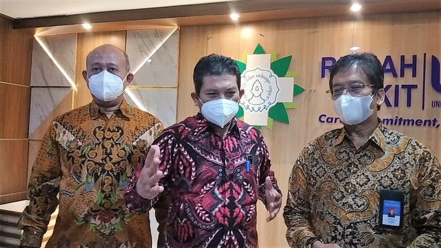 Dirut BPJS Kesehatan, Ali Ghufron Mukti (tengah). FOTO: Tara Wahyu