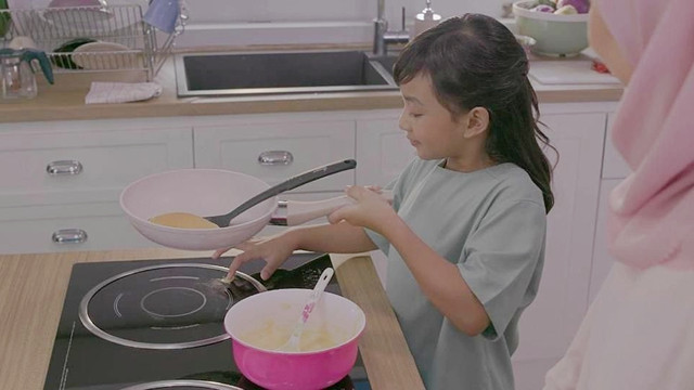 PLN mendukung penggunaan kompor listrik induksi. Foto: PLN