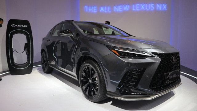 Lexus NX 450h+ plug-in hybrid electric vehicle (PHEV). Foto: Ghulam Muhammad Nayazri / kumparanOTO