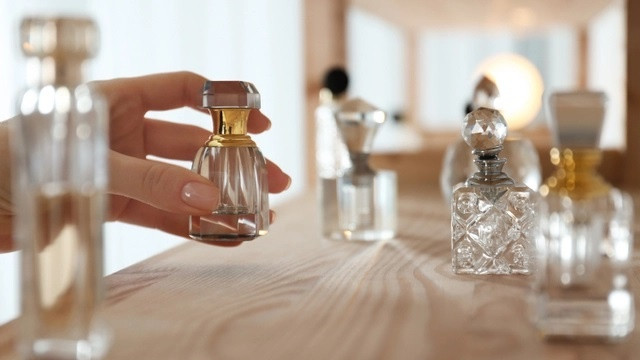 Ilustrasi parfum. Foto: Shutterstock