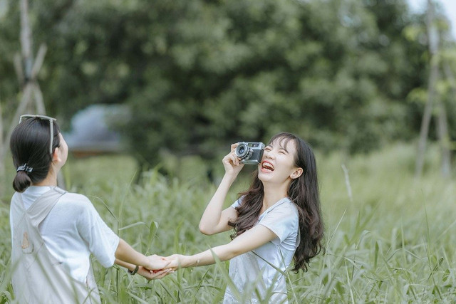 Caption Sahabat Tertawa Ngakak, Foto: Pixabay / CaiHuuThanh