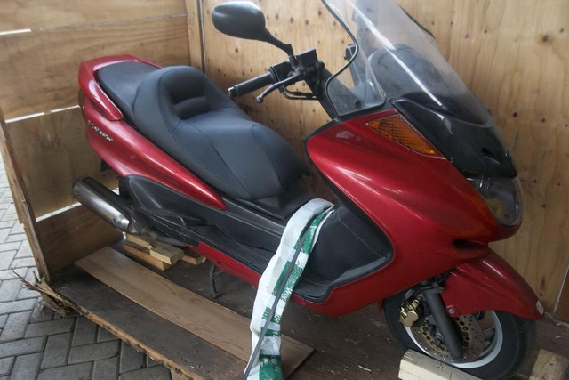 Lelang sepeda motor Yamaha Majesty 250. Foto: Dok. Lelang Raya