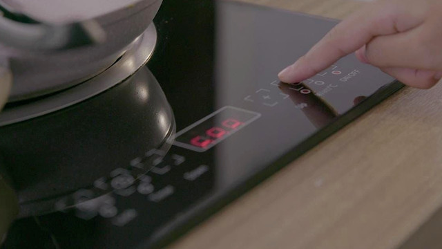 PLN mendukung penggunaan kompor listrik induksi. Foto: PLN