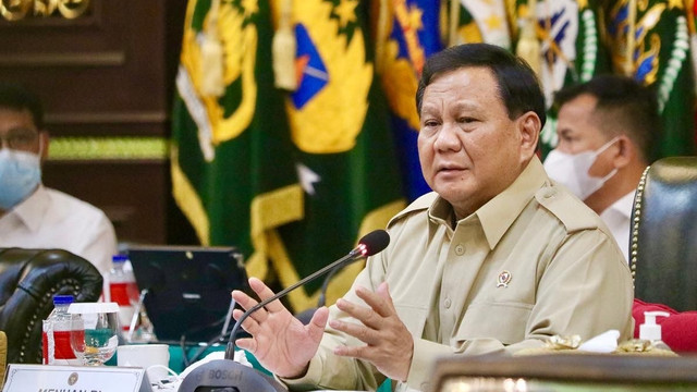 Menhan Prabowo dan Kepala BRIN Tandatangani MoU Riset dan Inovasi Kemhan, Rabu (2/3/2022). Foto: Kemhan RI