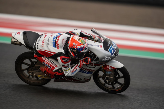 Mario Aji di Sirkuit Mandalika pada Sabtu (19/3/2022). Foto: Dok Honda Team Asia