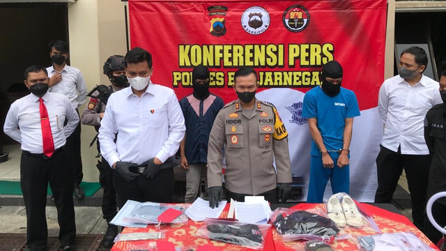 Jumpa pers kasus video porno sesama jenis digelar di Mapolres Banjarnegara. Foto: Dok. Istimewa