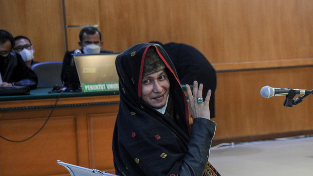 Terdakwa kasus dugaan penyebaran berita bohong Bahar Bin Smith menjalani sidang dengan agenda pembacaan eksepsi di Pengadilan Negeri Bandung, Jawa Barat, Selasa (12/4/2022). Foto: Raisan Al Farisi/ANTARA FOTO