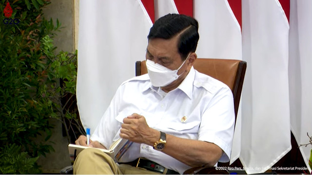 Pengantar Presiden Jokowi pada Sidang Kabinet Paripurna, Istana Negara, Selasa (5/4/2022). Foto: Youtube/Sekretariat Presiden