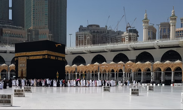 Ilustrasi umroh di tanah suci Makkah. Foto: unsplash.com/alswedi07