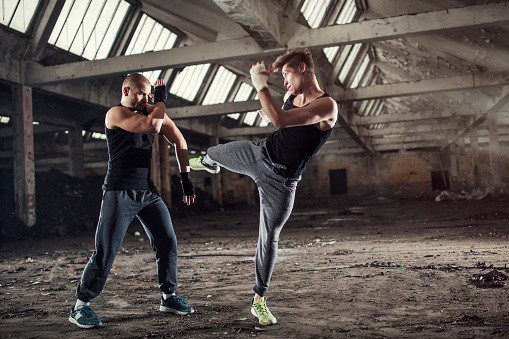 Ilustrasi Street Fighting (Sumber: Constant Loubie/Unsplash)