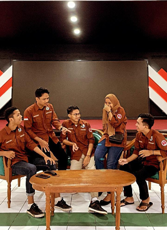 dokumentasi pribadi : kumpulan anggota Forum Mahasiswa Beasiswa ITB Ahmad Dahlan Jakarta 