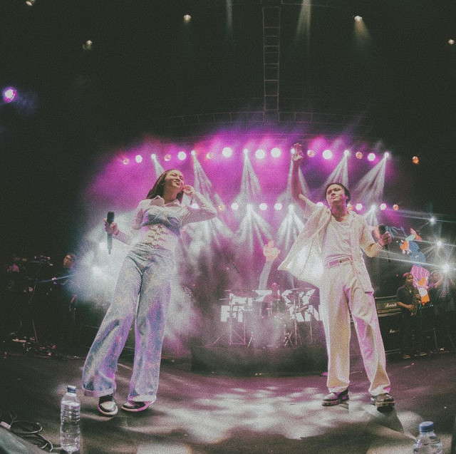 Rizky Febian dan Mahalini satu panggung di Ramadhan Jazz. Foto: Instagram/@rizkyfbian