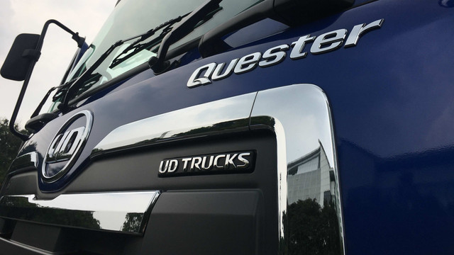 UD Trucks memperkenalkan Quester 5 untuk pasar kendaraan niaga Indonesia, Selasa (13/4/2022). Foto: Sena Pratama/kumparan