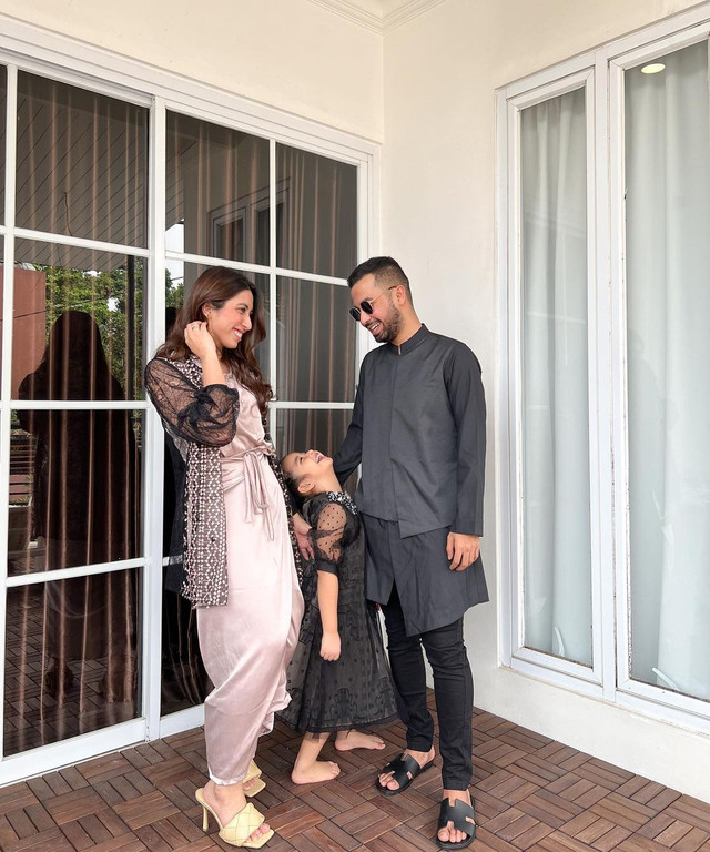 Vicky Alaydrus dan Hasan Alaydrus Lebaran bareng. Foto: Instagram/@vickyalaydrus