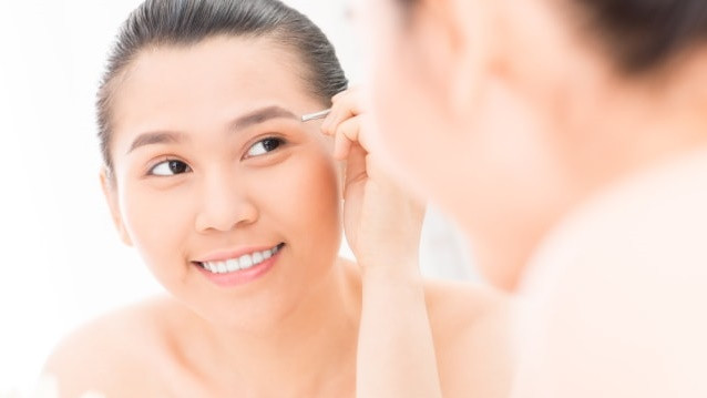 Ilustrasi membentuk alis. Foto: Shutterstock