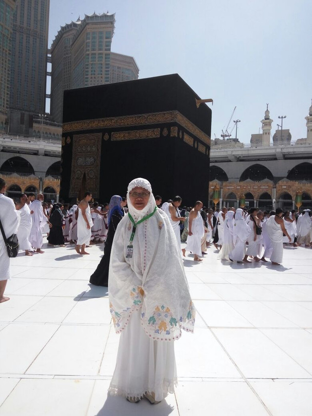 Sumber : Foto keluarga di Masjidil Haram