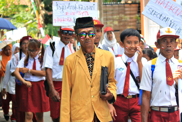 3 Puisi Guru Sedih, Cocok untuk Hari Guru, Foto: Unsplash/MufidMajnun
