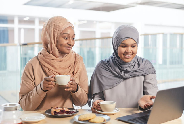 Ilustrasi artikel Arti Silaturahmi dan Hikmahnya untuk Umat Muslim. Sumber: pexels.com/Werner Pfennig