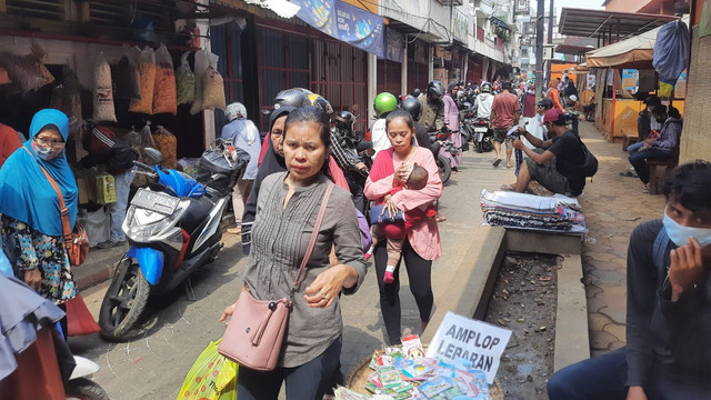 Suasana di Pasar Bogor. Foto: Aprian Romadoni/STR/kumparan