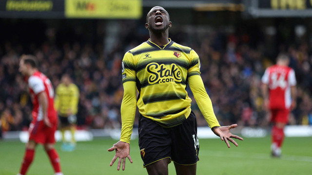 Ekspresi pemain Watford  Hassane Kamara saat melawan Arsenal pada pertandingan Liga Inggris 2021/22 di Vicarage Road, Watford, Inggris. Foto: Ian Walton/Reuters