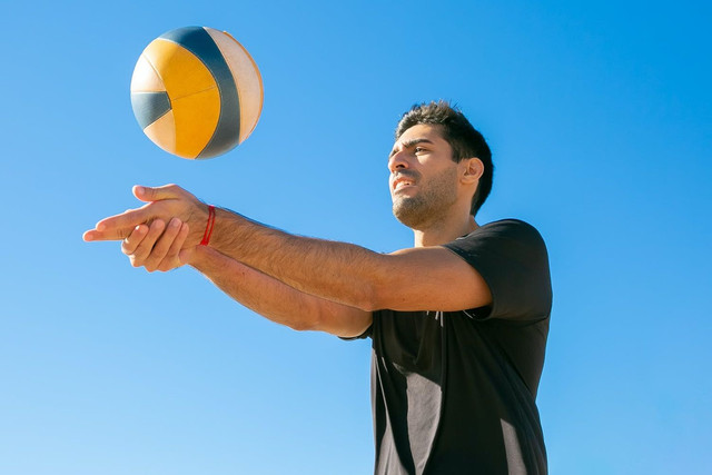 Ilustrasi Passing Bawah Voli (Sumber: Kampus/Pexels)