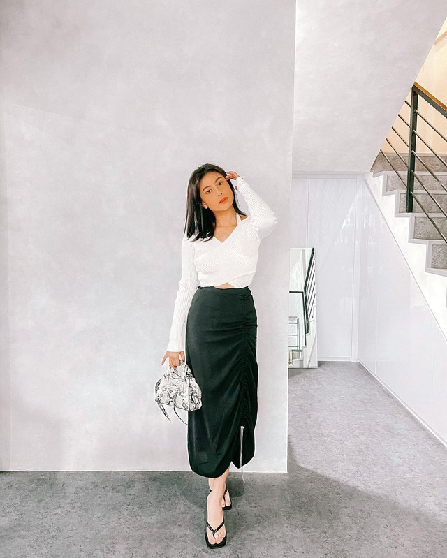 Potret terbaru Awkarin usai dikabarkan batal nikah dengan Gangga Kusuma. Foto: Instagram/@awkarin