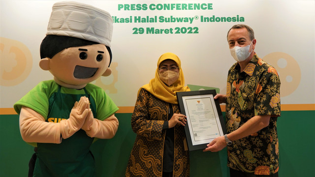 Subway Indonesia menerima sertifikat halal MUI. Foto: Dok. Subway Indonesia