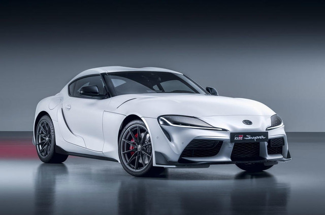 Transmisi manual Toyota GR Supra dengan modus Intelligent Manual Transmission (IMT). Foto: autocar.co.uk