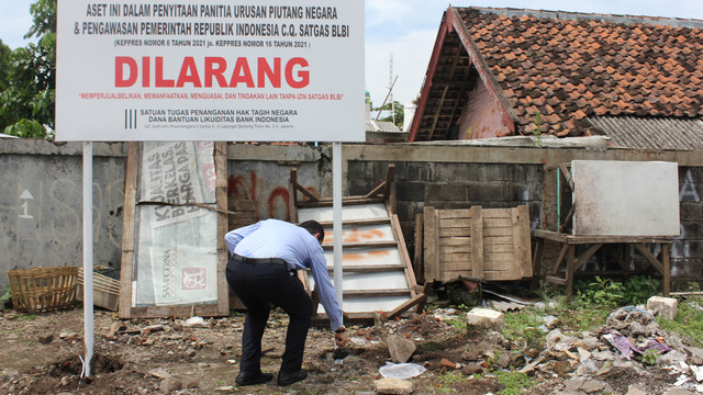 Satgas BLBI Sita Barang Jaminan Obligor Kaharudin Ongko, Rabu (23/2/2022). Foto: Satgas BLBI