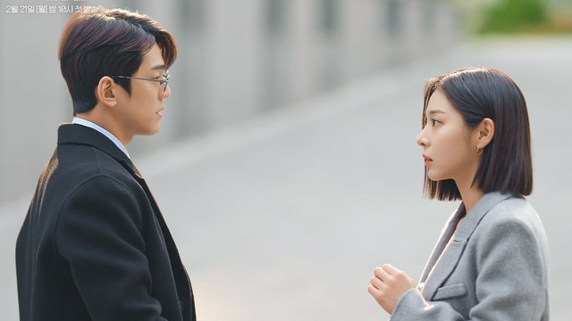Drama Korea 'Business Proposal' yang tayang di SBS dan layanan streaming Netflix. Foto: Instagram/@sbsdrama.official