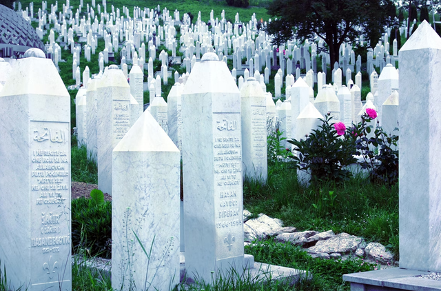 Ilustrasi berziarah ke makam orang tua dalam menyambut bulan Ramadhan. Foto: unsplash.com/travelingwithpurpose