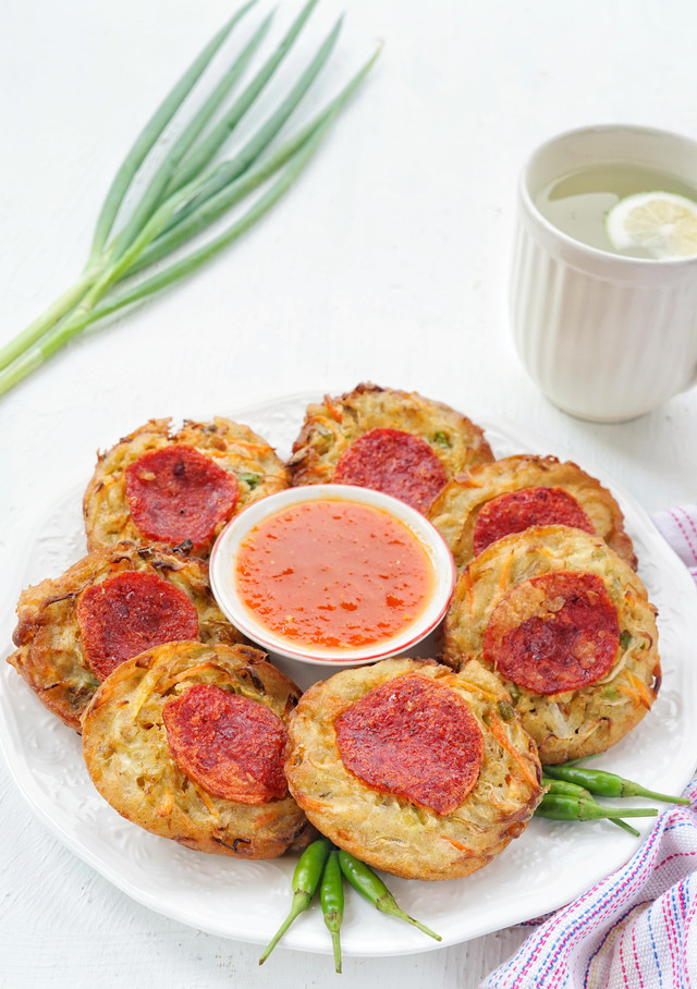 Bakwan Sayur dengan Pepperoni. Foto: Hanifah Kurniati/Shutterstock