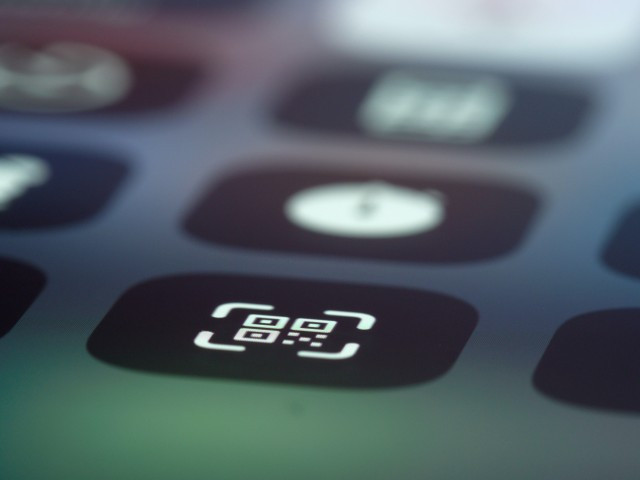 Ilustrasi QR Code WhatsApp. Foto: Unsplash