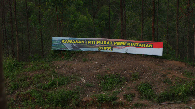 Tanda kawasan inti pusat pemerintahan di dekat calon wilayah Istana IKN. Foto: Agaton Kenshanahan/kumparan