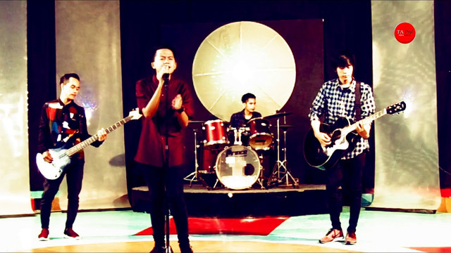 Ilustrasi video klip lagu Ayah yang dinyanyikan oleh Laoneis Band. Foto: YouTube/TA PRO Music & Publishing 