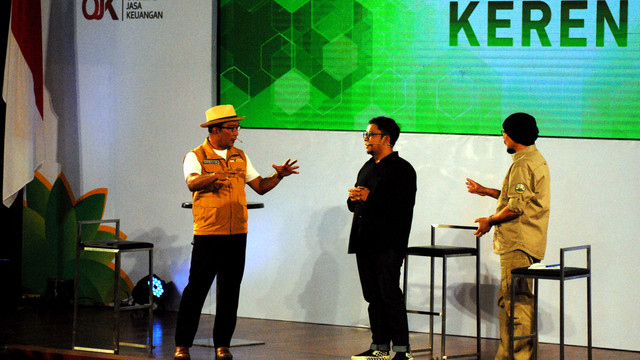 Gubernur Jabar Ridwan Kamil ketika mewisuda ribuan Petani Milenial di Kampus Institut Pertanian Bogor pada Kamis (24/3). Foto: Arif Firmansyah/ANTARA FOTO