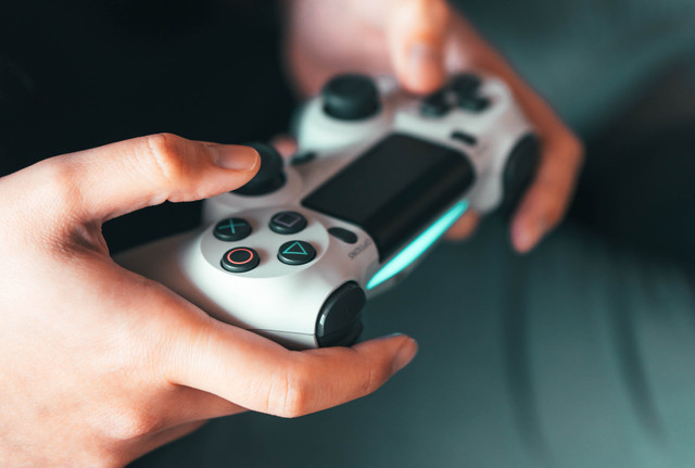 Ilustrasi Menggunakan Cheat Bully PS2. Foto: Sora Khan via Unsplash