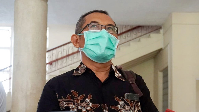 Guru Besar FMIPA Universitas Gadjah Mada (UGM) Prof Karna Wijaya.
 Foto: Arfiansyah Panji Purnandaru/kumparan