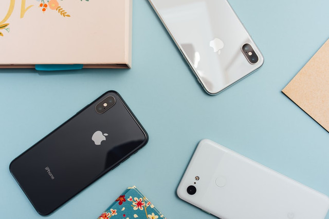 https://unsplash.com/@arnelhasanovic - arti model number iphone