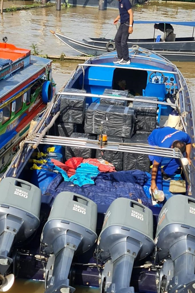 Ditpolair Polda Sumsel menggagalkan penyelundupan baby lobster. Foto: Baharkam Polri