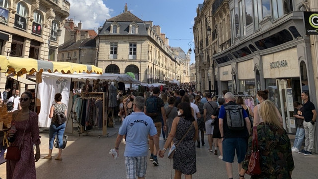 Aktivitas sehari-hari yang berjalan normal selama Ramadan di Dijon, Prancis. (Foto: Rayval Ramadhan)